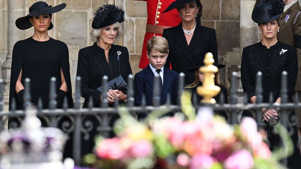 Staatsbegräbnis von Queen Elizabeth II.: Die „Frauen von Windsor“ senden eine modische Botschaft