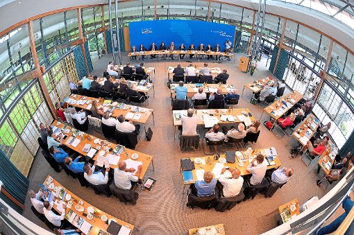 Der neue Kreistag (das Foto zeigt das Gremium bei seiner konstituierenden Sitzung 2014) beschloss den Haushaltsplan für das nächste Jahr. Foto: Kienzler