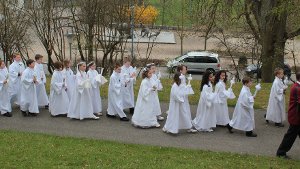 24 Kinder treten am Sonntag in Deißlingen feierlich erstmals an den Tisch des Herrn