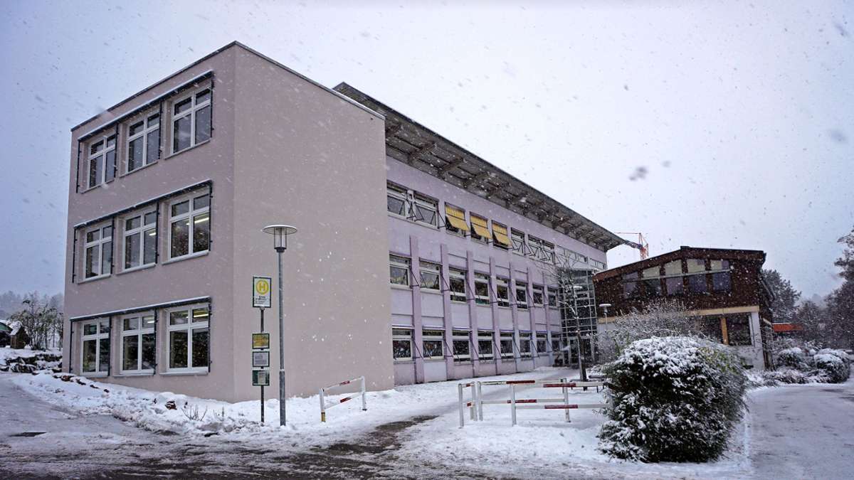 Schule in Schömberg: Elektrotechnik   viel günstiger als kalkuliert