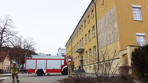 Gasalarm hat das Umfüllen von Chemikalien am Mittwoch an der Schlossberg-Realschule ausgelöst.  Foto: Kistner