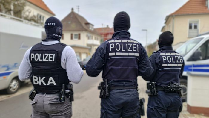 Staatsstreich geplant: Reichsbürger-Razzia – Polizeieinsatz auch im Kreis Rottweil
