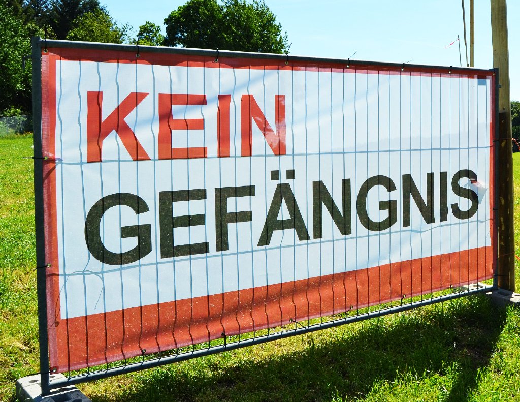 Die Bürgerinitiative Neckarburg ohne Gefängnis hat mehr als 2000 Unterschriften gegen ein geplantes Großgefängnis gesammelt. (Symbolfoto) Foto: Holbein