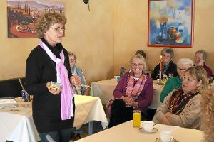 Gisela Betz hielt bei den Sulzer Landfrauen einen Vortrag über Fette und gesunde Ernährung. Foto: Steinmetz Foto: Schwarzwälder-Bote