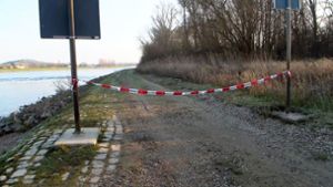 Am Rheinufer sind in den vergangenen Wochen zwei Leichen gefunden worden. Die Polizei ermittelt gegen ein tatverdächtiges Ehepaar. Foto: René Priebe/pr-video/dpa