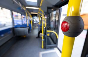 Warnstreiks   bei den Busunternehmen drohen in Baden-Württemberg am Dienstag. Foto: dpa/Sven Hoppe