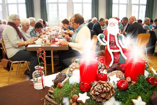 Voll besetzt war das Pfarrheim St. Wendelin bei der Adventsfeier der Trillfinger Senioren und Seniorinnen. Foto: Lenski Foto: Schwarzwälder Bote