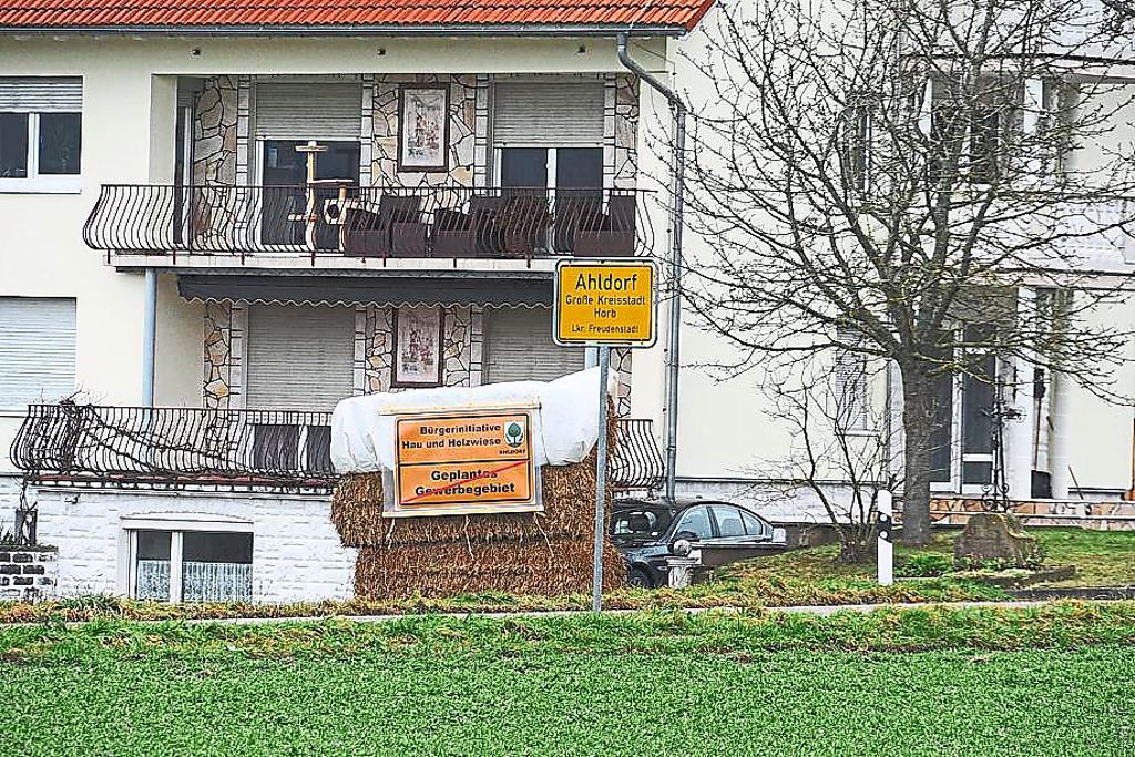 In Ahldorf wehrt sich die Bürgerinitiative Hau und Holzwiese gegen ein Gewerbegebiet. Foto: Lück Foto: Schwarzwälder Bote