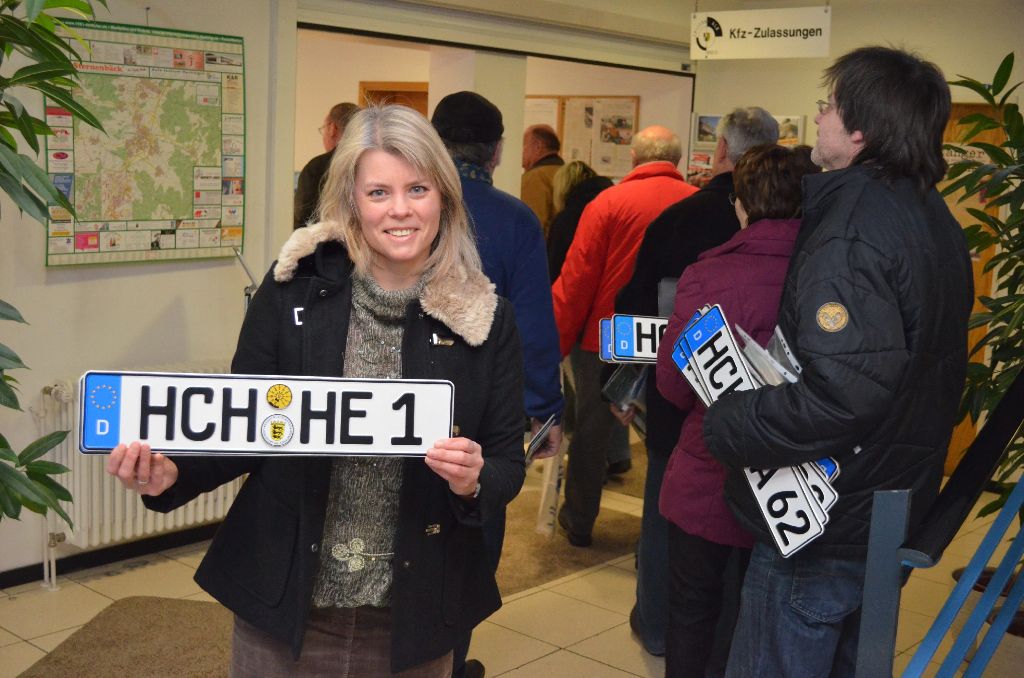 HCH-Kennzeichen: Eine der Ersten, die es bekommen hat, war die Hechinger Bürgermeisterin Dorothea Bachmann.  Foto: Schwarzwälder-Bote