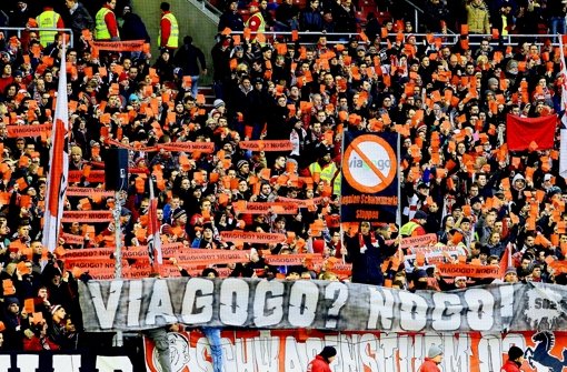 Bei den Fans des VfB Stuttgart hegt sich schon lange der Ärger gegen den Ticket-Anbieter Viagogo. Foto: Pressefoto Baumann