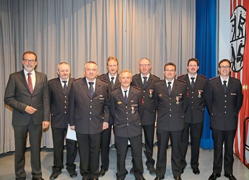 Langjährige aktive und besonders engagierte Mitglieder der Wildberger Feuerwehr konnten jetzt geehrt werden.  Foto: Priestersbach Foto: Schwarzwälder Bote