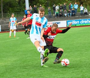 Nach der 0:3-Pokalpleite beim FC 07 Albstadt heißt es für die Spieler der TSG Balingen, schnell den Schalter umlegen und gegen Mitaufsteiger FK Pirmasen drei Punkte anvisieren.  Foto: Kara