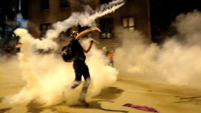 Polizei geht gegen Demonstranten in Ankara vor