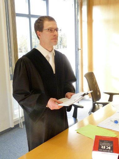 Richter Matthias Mohn verkündet das Urteil. Foto: Zeger