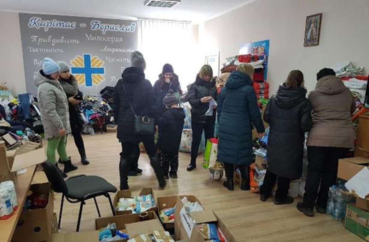 Flüchtlinge und Bedürftige kommen ins Sozialzentrum und erhalten Unterstützung. Foto: Silberzahn