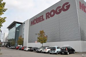 Jochen Rogg hat die Geschicke von Möbel Rogg in Balingen und RocknRoll im Industriegebiet Gehrn seit Ende der 80er-Jahre geleitet. Foto: Ungureanu