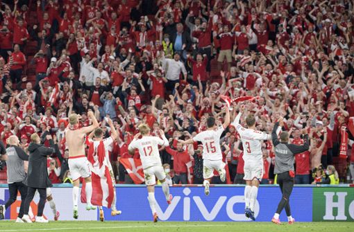 Nach dem EM-Spiel zwischen Dänemark und Russland gab es bislang 16 positive Coronatests. Foto: imago images/Sven Simon/Franz Waelischmiller