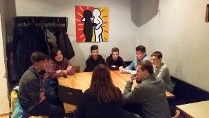 Im Gespräch: die BUND-Jugend aus dem Zollernalbkreis hat sich mit dem Thema der dezentralen Energiewende befasst.  Foto: BUND Foto: Schwarzwälder-Bote