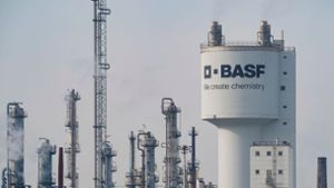 Die Führung des Chemiekonzerns BASF hatte bereits 2022 ein Sparprogramm angekündigt. Foto: Uwe Anspach/dpa