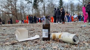 Flasche fliegt bei Schülerparty gegen Krankenwagen
