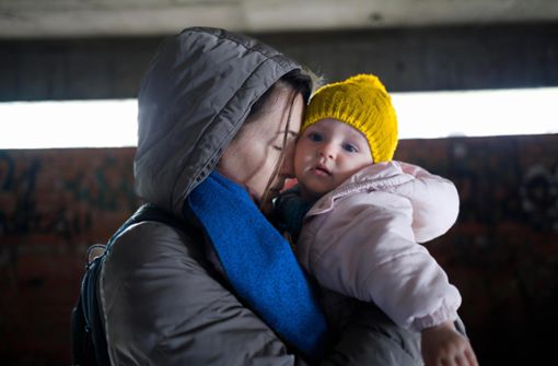 Drei Kinder, die mit ihren Müttern aus der ukrainischen Stadt Charkiw geflohen sind, haben in Dormettingen eine vorübergehende neue Heimat gefunden. Foto: ©Marko-stockadobe.com