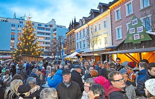 Der Donaueschinger Weihnachtsmarkt erlebt sein Comeback auf dem Hanselbrunnenplatz. Neue Auflagen haben einige potenzielle Weihnachtsstand-Betreiber abgeschreckt, an dem Hüttenzauber teilzunehmen. Foto: Archiv