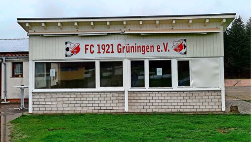 Das Vereinsheim des FC Grüningen am Montagmittag. Foto: Wiedemann