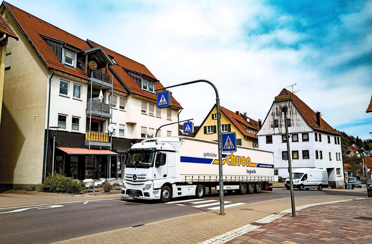Die Verkehrsbelastung in der Haiterbacher Innenstadt – vor allem durch Schwerlastverkehr – ist immer wieder Thema in der Kuckucksstadt. Foto: Thomas Fritsch