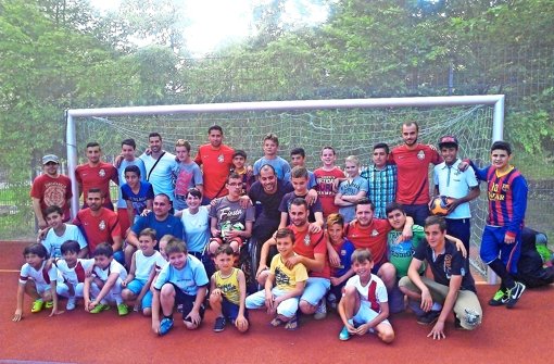 Die jungen Kicker lernen verschiedene Vereine kennen  – hier den FC Fatihspor Pforzheim Foto: din