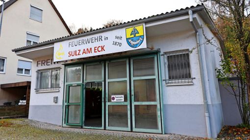 Das alte Feuerwehrhaus in Sulz am Eck hat seinen Dienst getan. Der geplante Neubau soll so schnell wie möglich realisiert werden. Foto: Menzler