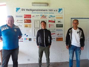 Spartenleiter Klaus Schaitel, Trainer Martin Sauter und der SVH-Vorsitzende Bernd Buk (von links) Foto: Stehle Foto: Schwarzwälder Bote