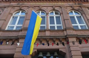 Wenige Tage nach Kriegsbeginn wehte eine ukrainische Flagge am Lahrer Rathaus – ein Zeichen der Solidarität. Foto: Köhler