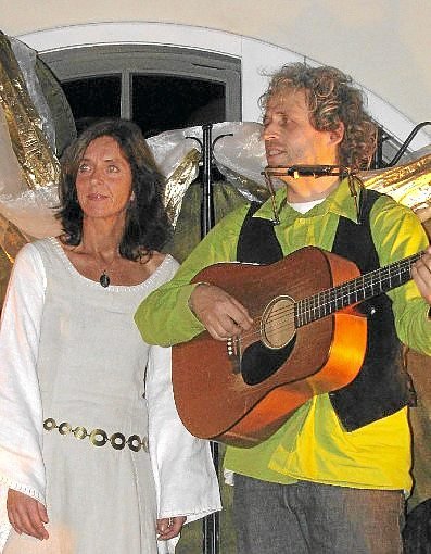 Erzählerin Jutta Scherzinger und Musiker Wolfgang Rogge gastieren in der Triberger Asklepiosklinik.  Foto: Archiv Foto: Schwarzwälder-Bote
