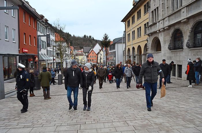 Corona-Protest in Ebingen: Plötzlich zwei Demonstrationszüge durch die Innenstadt