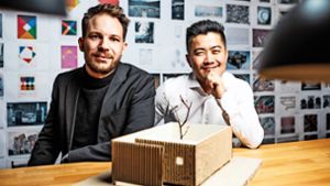 Die Stuttgarter Architekten Florian Kaiser und Guobin Shen kennen sich seit ihrem Studium. Foto: Benno Heller/Atelier Kaiser Shen