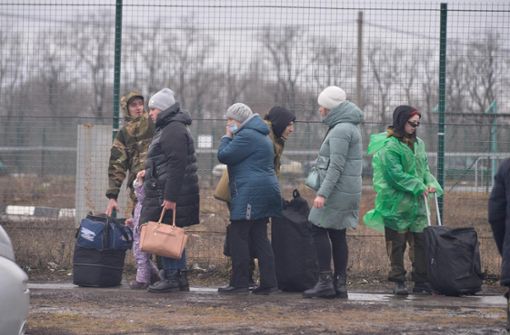 Flüchtlinge aus dem Donbass bei ihrer Ankunft in der Region Rostow. Foto: Morenatti/dpa