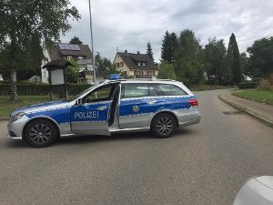 Nach einem tödlichen Motorradunfall in Ostdorf war die Straße stundenlang gesperrt. Foto: Maier