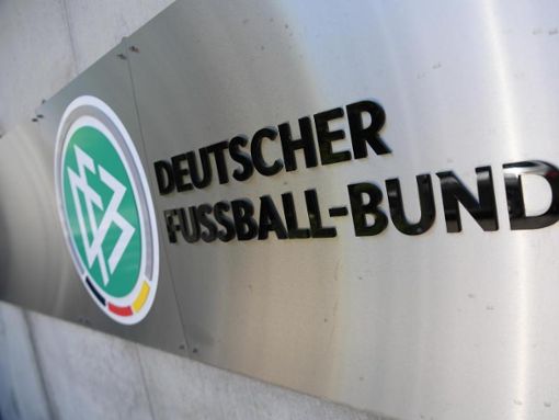 Die Medialisierung des Amateurfußballs wird durch den DFB vorangetrieben. (Symbolfoto) Foto: Arne Dedert/Archiv/dpa