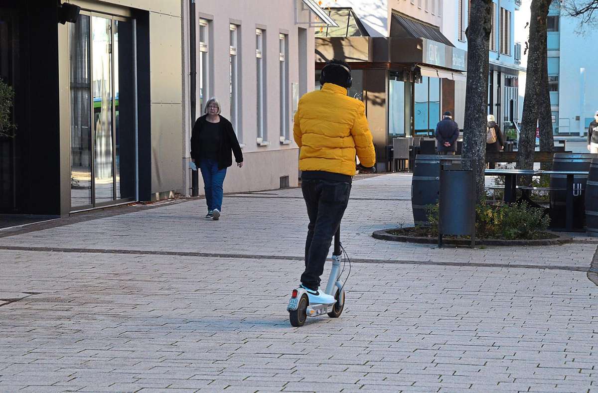 Auch E-Scooter stellen ein zunehmendes Problem im Konflikt mit Fußgängern dar. Foto: Reich