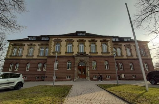 Vor dem Landgericht Hechingen hat der Prozess gegen einen 45-jährigen Mann aus Albstadt begonnen. Er hat  seine Tochter sexuell missbraucht. Foto: Beate Marschal
