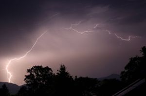 Der Deutsche Wetterdienst warnt vor schweren Gewittern in Baden-Württemberg (Symbolbild). Foto: IMAGO/Ulrich Wagner/IMAGO/Ulrich Wagner
