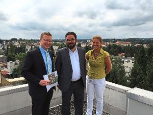 Sebastian Merkle (von links) diskutierte mit Christian Kühn und Conny Kunkis-Becker.  Foto: Grüne Foto: Schwarzwälder-Bote
