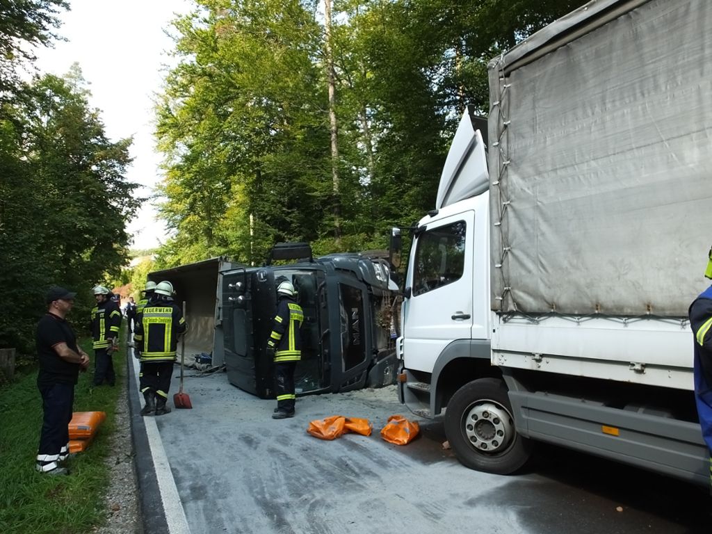 Bei dem Unfall entstand Sachschaden in Höhe von etwa 70.000 Euro.