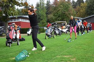 Über 100 Teilnehmer golfen in Königsfeld für den guten Zweck. Fotos: Zelenjuk Foto: Schwarzwälder Bote