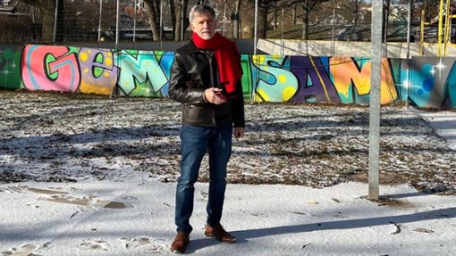 Klaus Weber macht im Stadtpark Schänzle einen „Realitätscheck“. Foto: Weber
