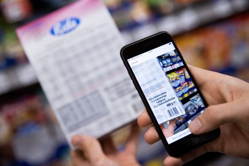 Mit der Scan&Go-App können Nutzer ihre Einkäufe bereits während des Einkaufens im Markt scannen und am Ende bargeldlos bezahlen. Foto: Vennenbernd