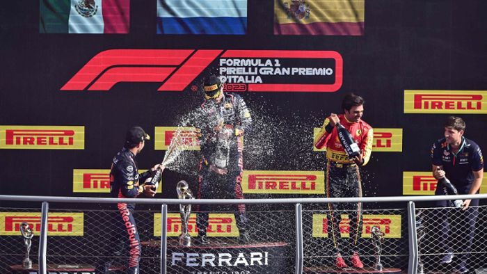 Seriensieger Verstappen rast im Ferrari-Land zum Rekord