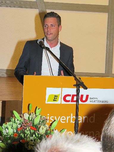 Manuel Hagel spricht beim  CDU-Kreisparteitag in Haigerloch.  Foto: Fechter Foto: Schwarzwälder-Bote