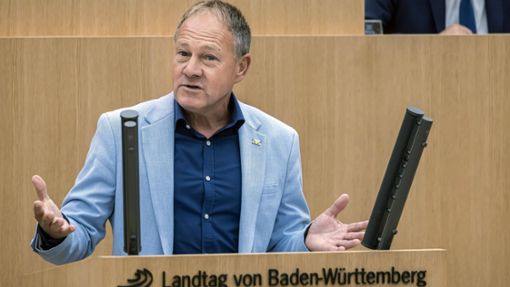 Hans-Peter Storz (SPD) wirft der Landesregierung   Täuschung der Öffentlichkeit vor. Foto: imago//Arnulf Hettrich
