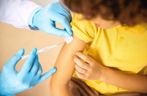 Es sollen laut Falschmeldung Kinder ohne Einwilligung der Eltern geimpft worden sein. Foto: © stock.adobe.com